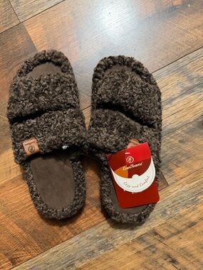 Everfoam Brown Fuzzy Slide Slippers